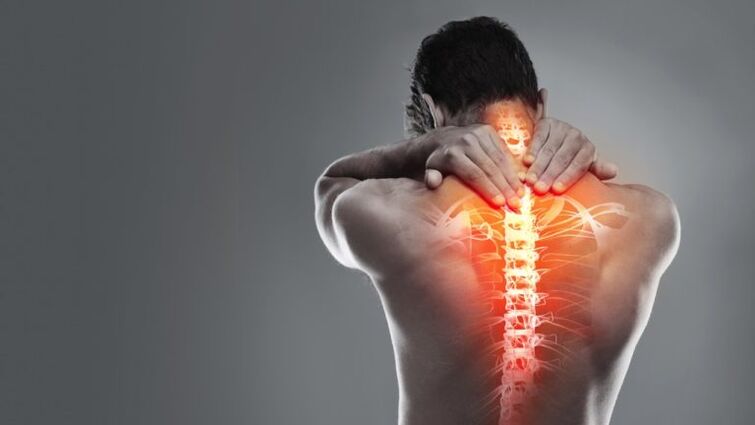 Neuralgia causes pain in the shoulder blades